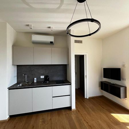 Residence Garden Канобио Екстериор снимка