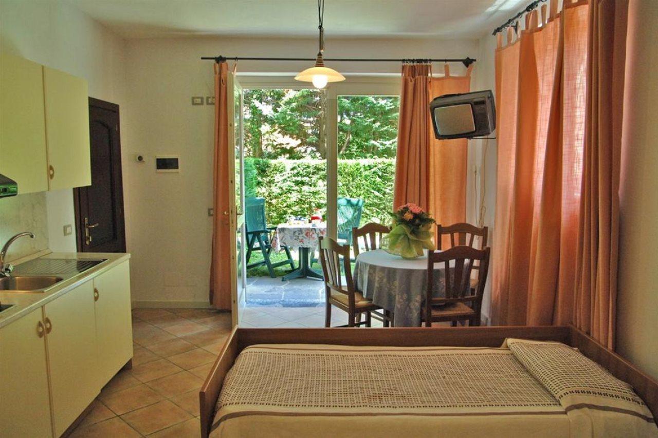 Residence Garden Канобио Екстериор снимка